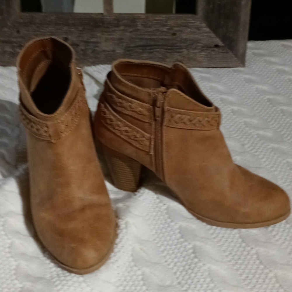 Charlotte Russe Boots Size 8 - So Nice